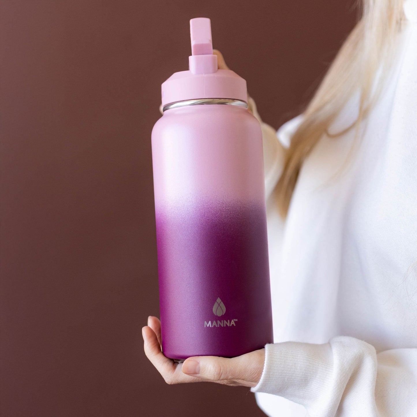 32-oz-powel-bottle-x2 32_Manna_Website_Lifestyles-2.jpg