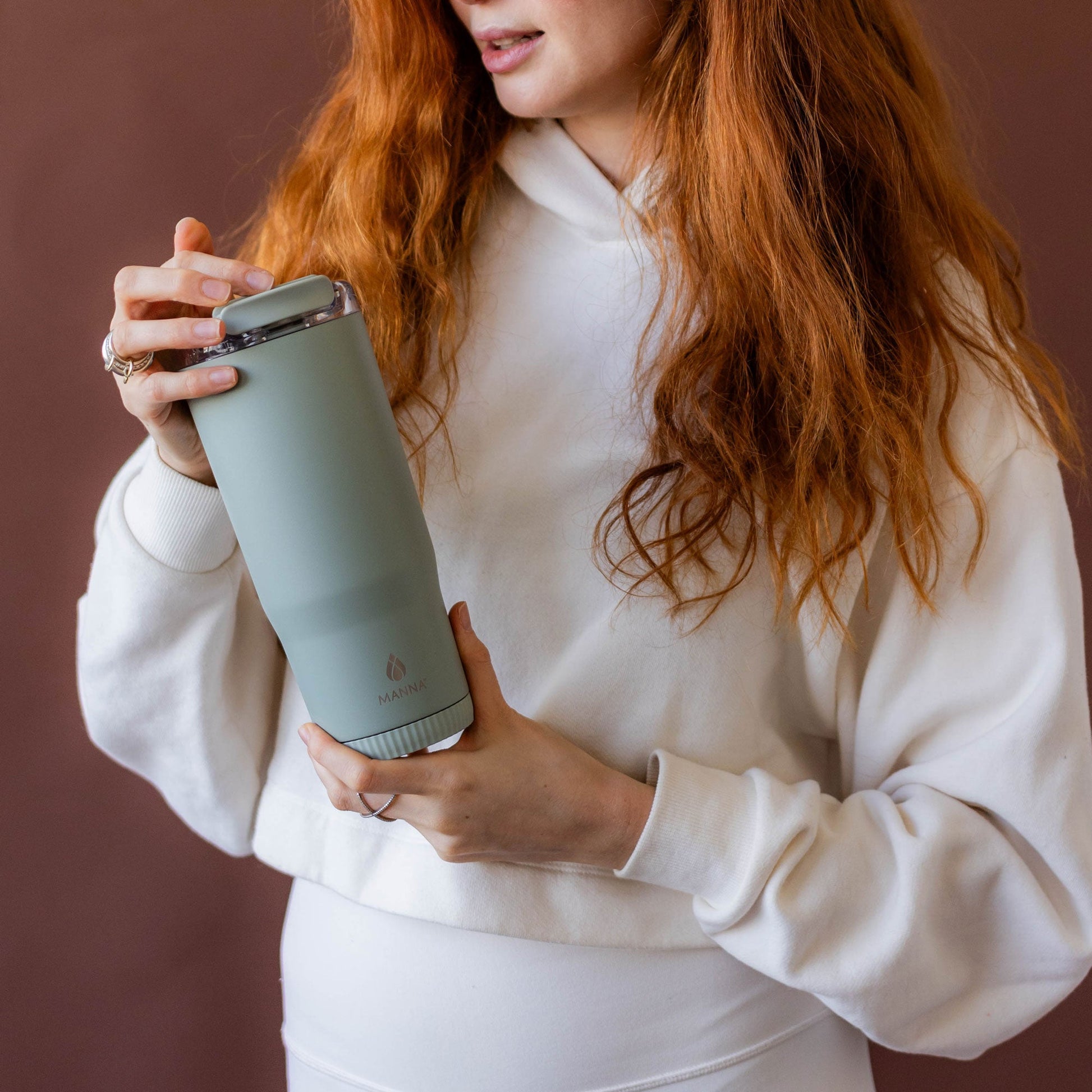 30-oz-groove-tumbler-n5 4Manna_Website_Lifestyles-17.jpg